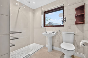 Main shower room- click for photo gallery